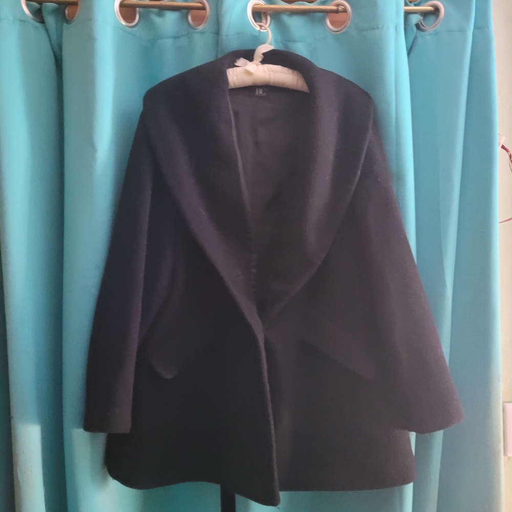 Chic Black Women's Coat 12P 80% Wool 20% Polymid 49" W 30 1/2" L